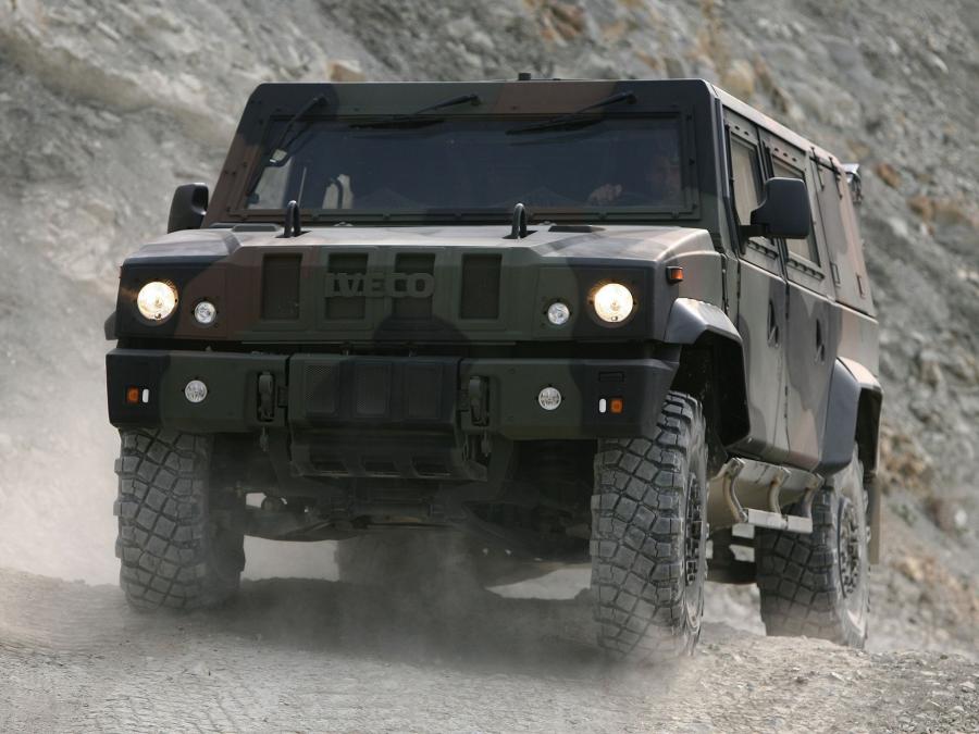  Iveco Lince LMV 2001 года  (фото 3 из 9)